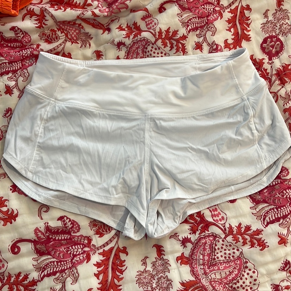 Size 4 2.5 inch lululemon speed ups WHITE